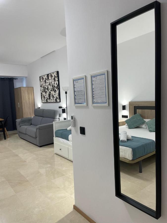 Travel Habitat La Marina Real * València