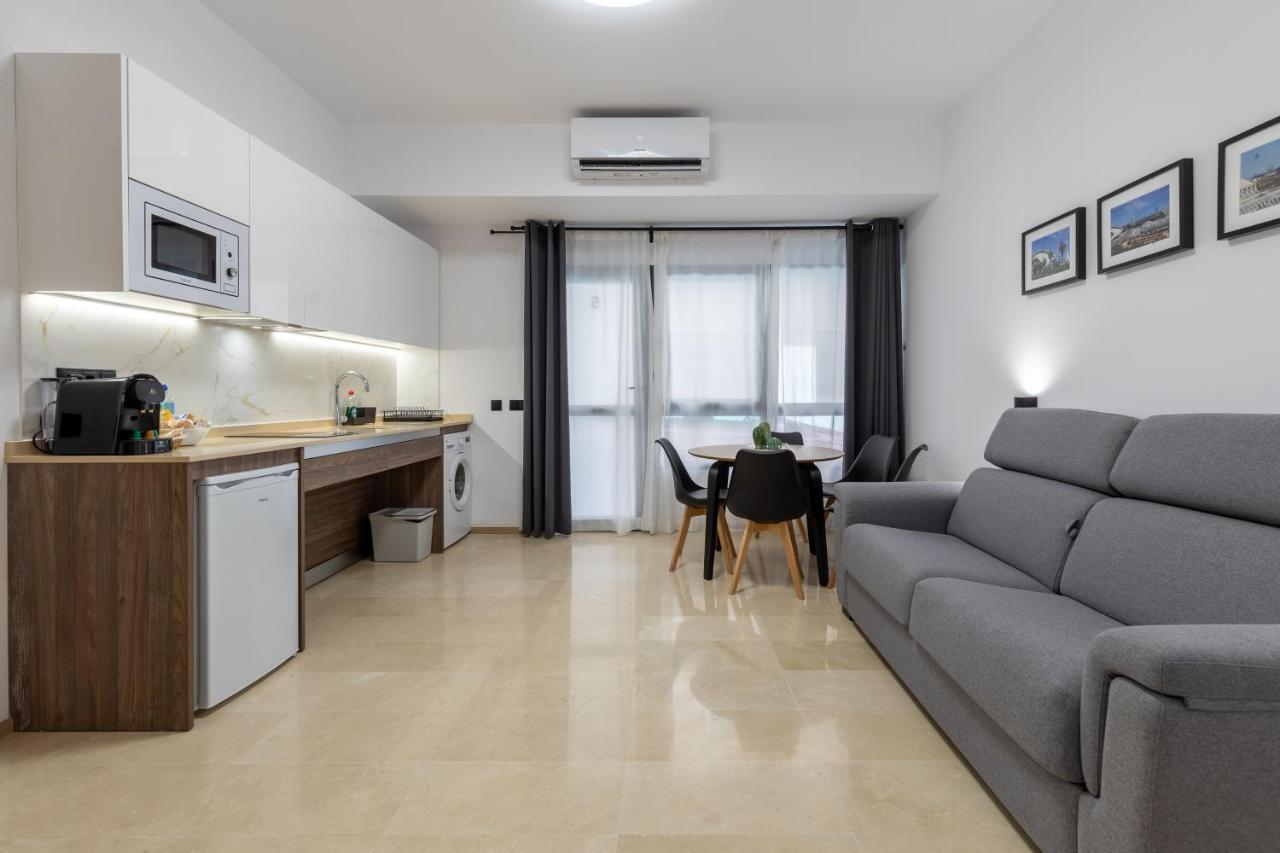 Apartament Travel Habitat La Marina Real *