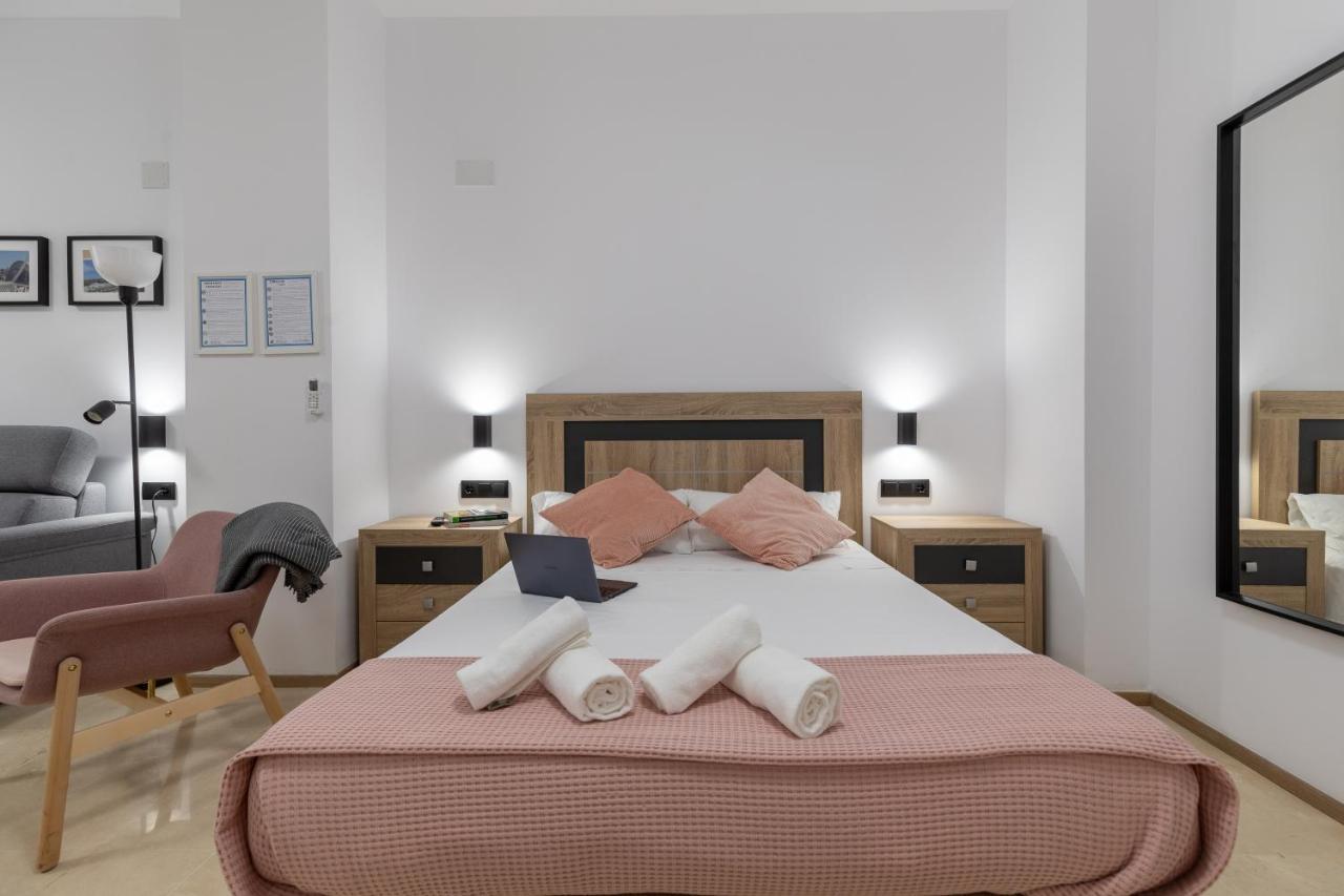 Travel Habitat La Marina Real València