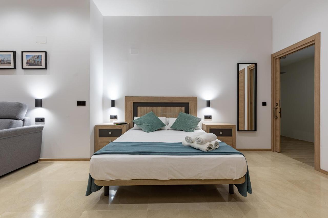 Travel Habitat La Marina Real * València