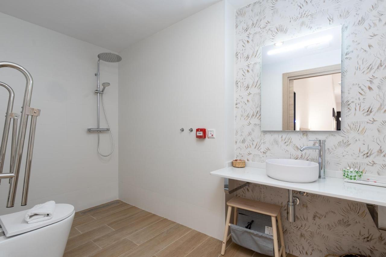 Travel Habitat La Marina Real Valence